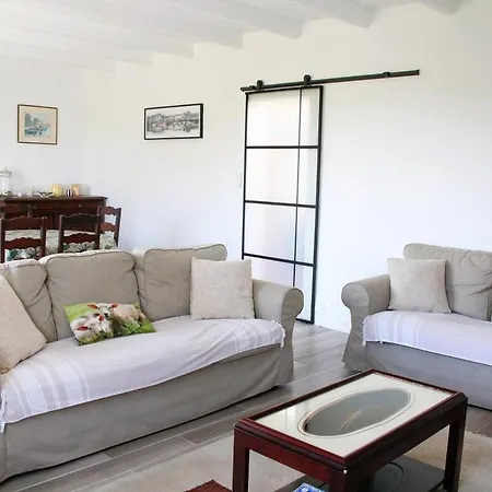 Holiday home La Maison Du Ruguel , Les Pieds Dans L'eau *