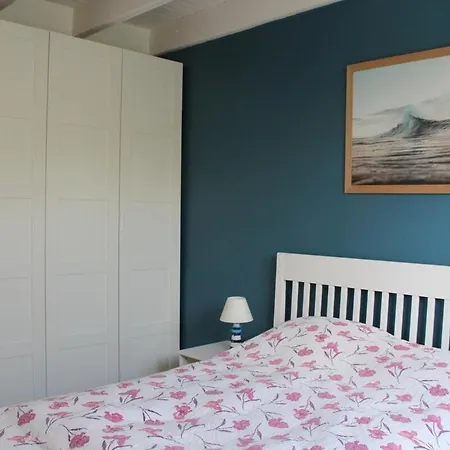Holiday home La Maison Du Ruguel , Les Pieds Dans L'eau Roscoff